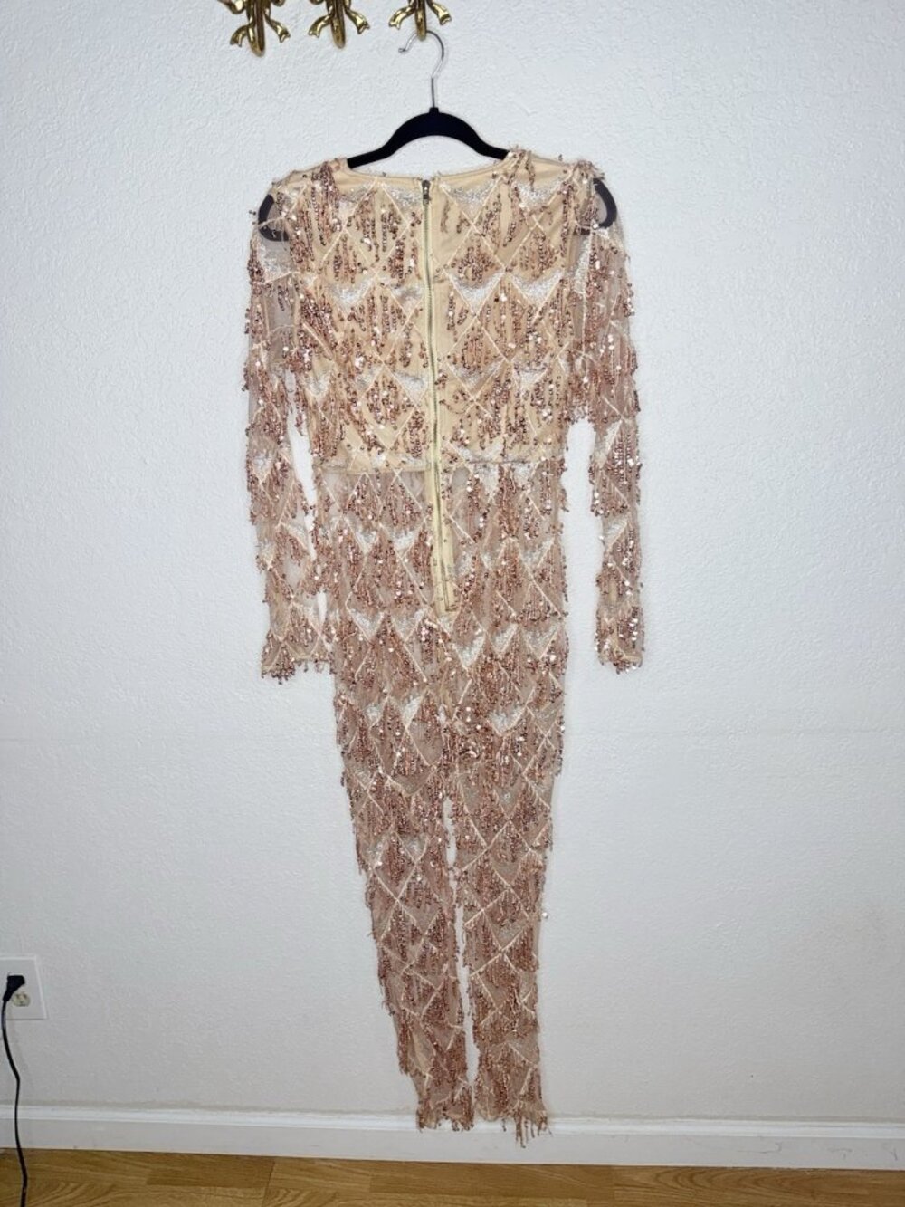 Pretty Little Thing Sequin Jumpsuit Champagne Mesh V-Neck Size 6 New Years M - Picture 2 of 14